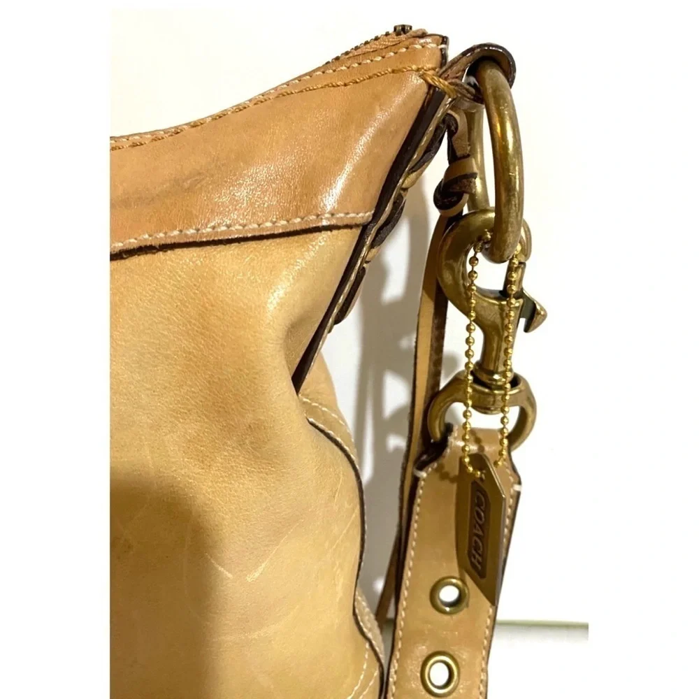 Coach vintage distressed leather beige crossbody handbag